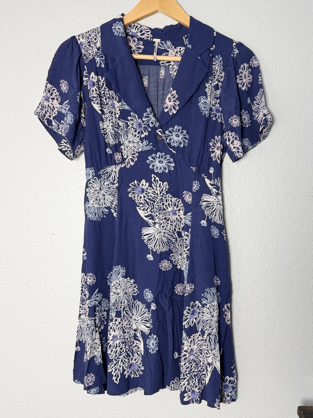 Free People Navy Blue Floral V-Neck Mini Dress Xsmall